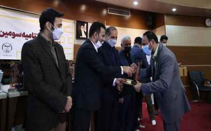تجلیل از برگزیدگان جشنواره نمای مطلوب در قم تجلیل از برگزیدگان جشنواره نمای مطلوب در قم